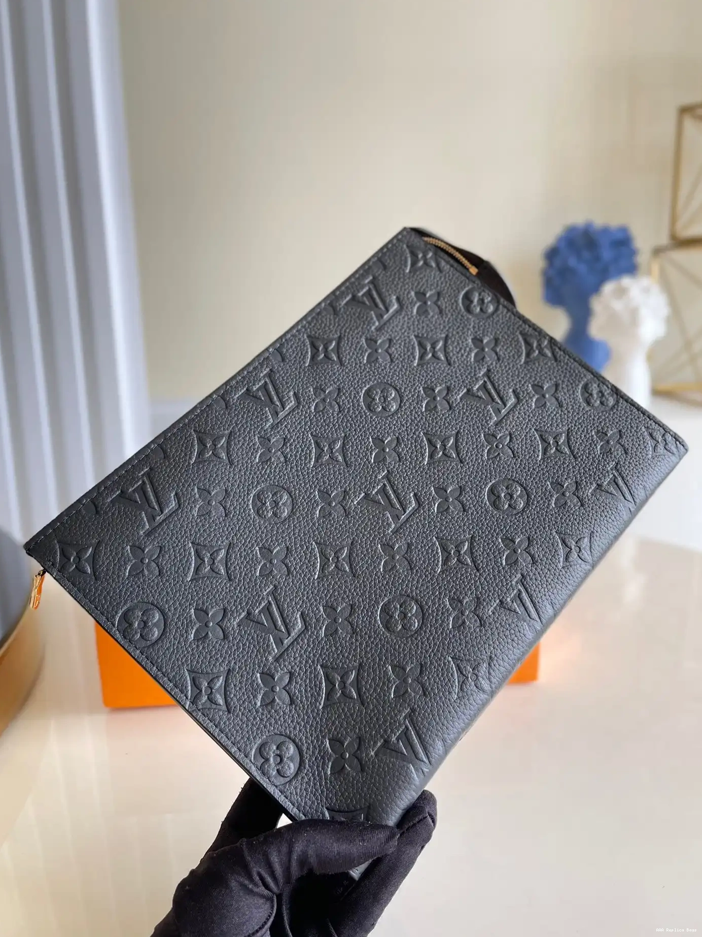 Aaa replica ru VUITTON VOYAGE POCHETTE LOUIS 0615